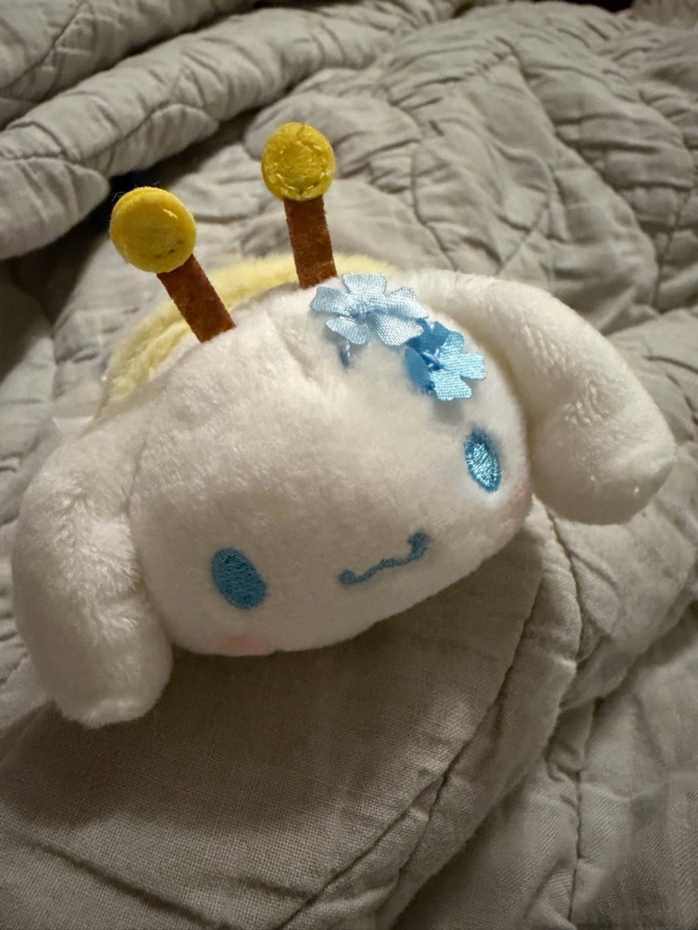 Sanrio Bee - Cinnamoroll plush bag charm